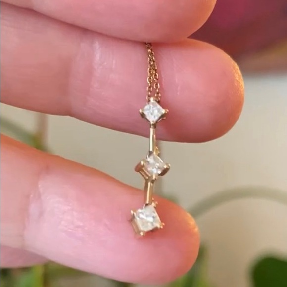 Delicate Triple Diamond Pendant - 10k Gold - Picture 4 of 7